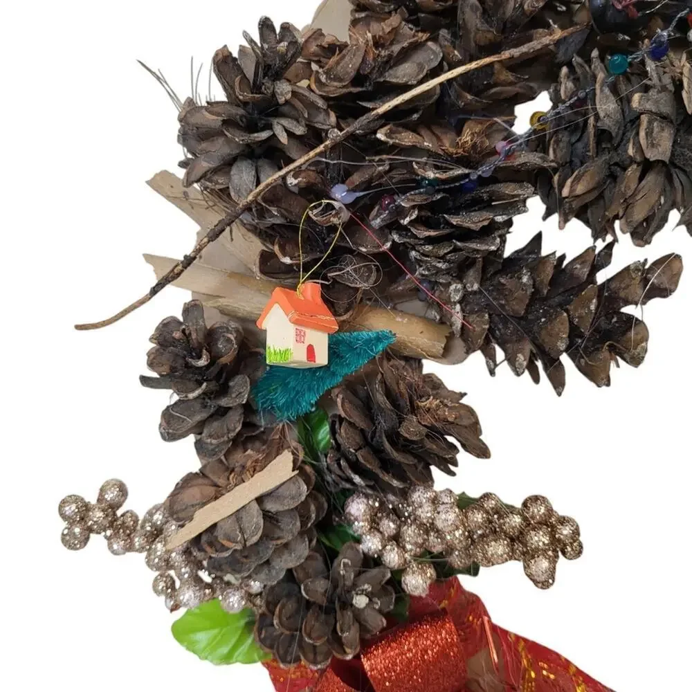 Christmas Xmas Acorn Pincorn Red Glitter Bow Gold Bell Wreath